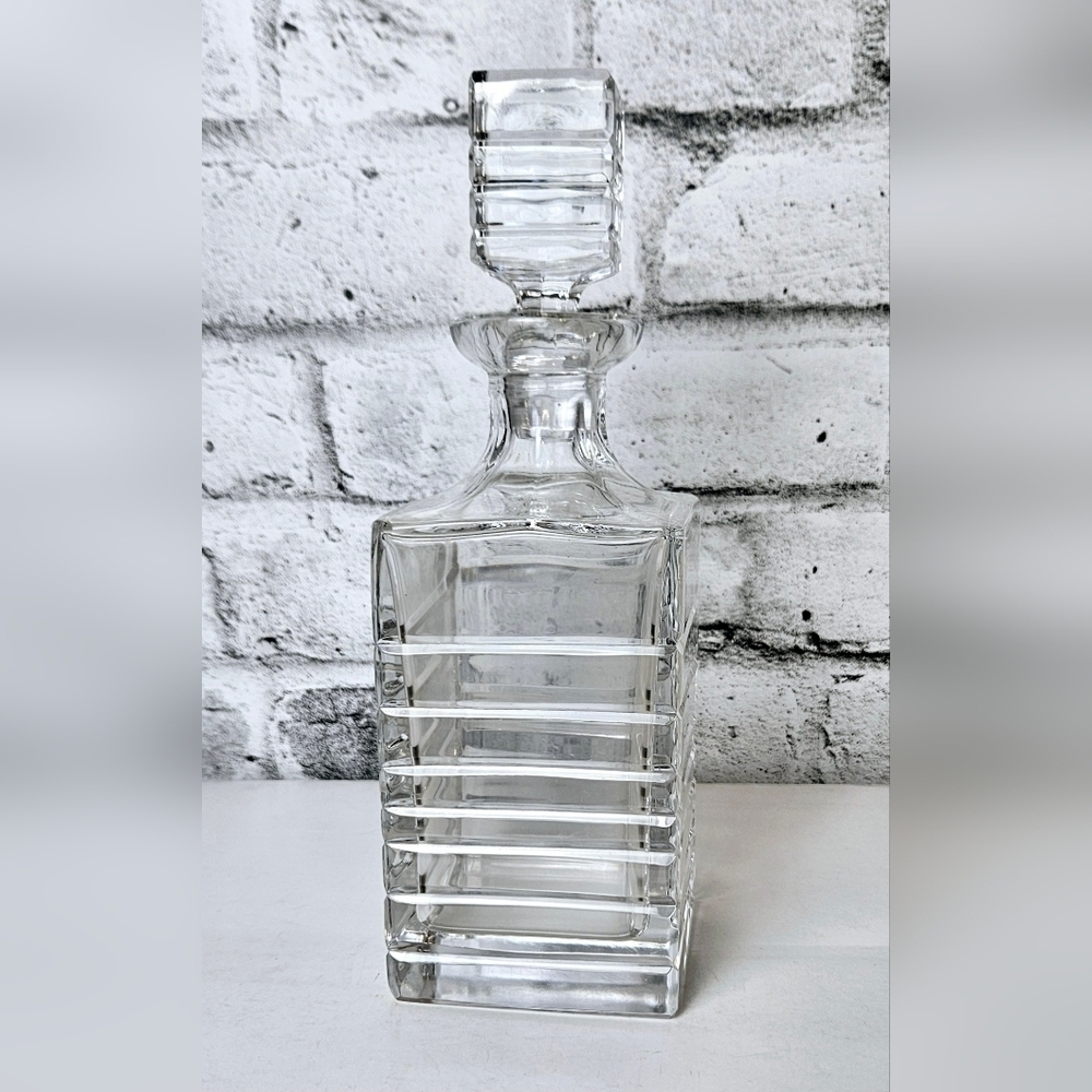 Clear Glass Square Liquor Decanter Geometric Ribbed Design Stopper 11”
